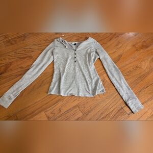 Universal Thread Womens XS Grey Henley Shirt